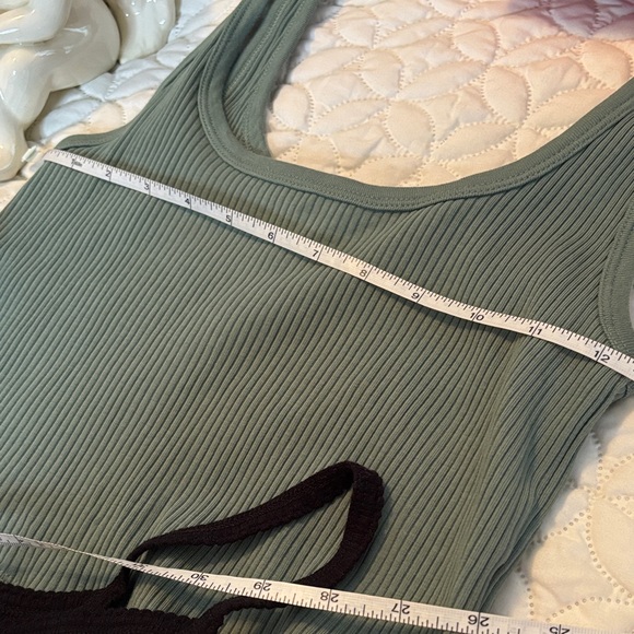 A new day Loft Old Navy Universal Thread Tank Tops Bundle Ribbed (3) Cropped (1) - Picture 12 of 13